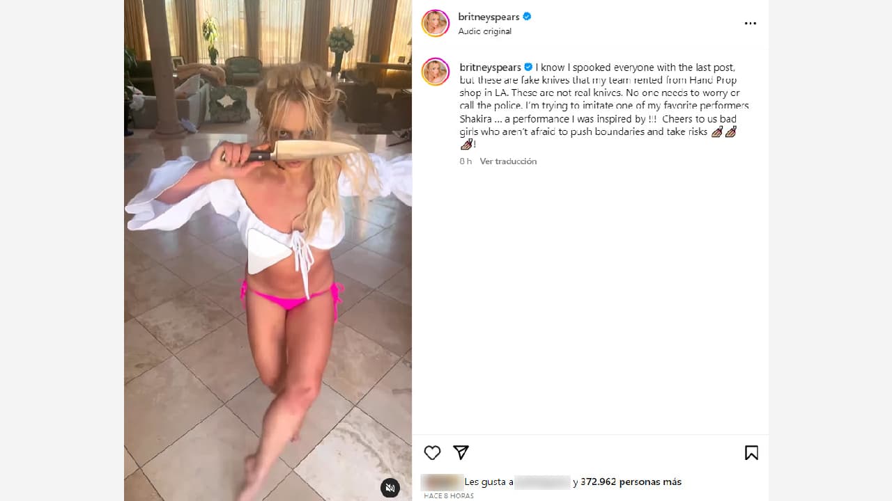 Britney Spears bailando con cuchillos