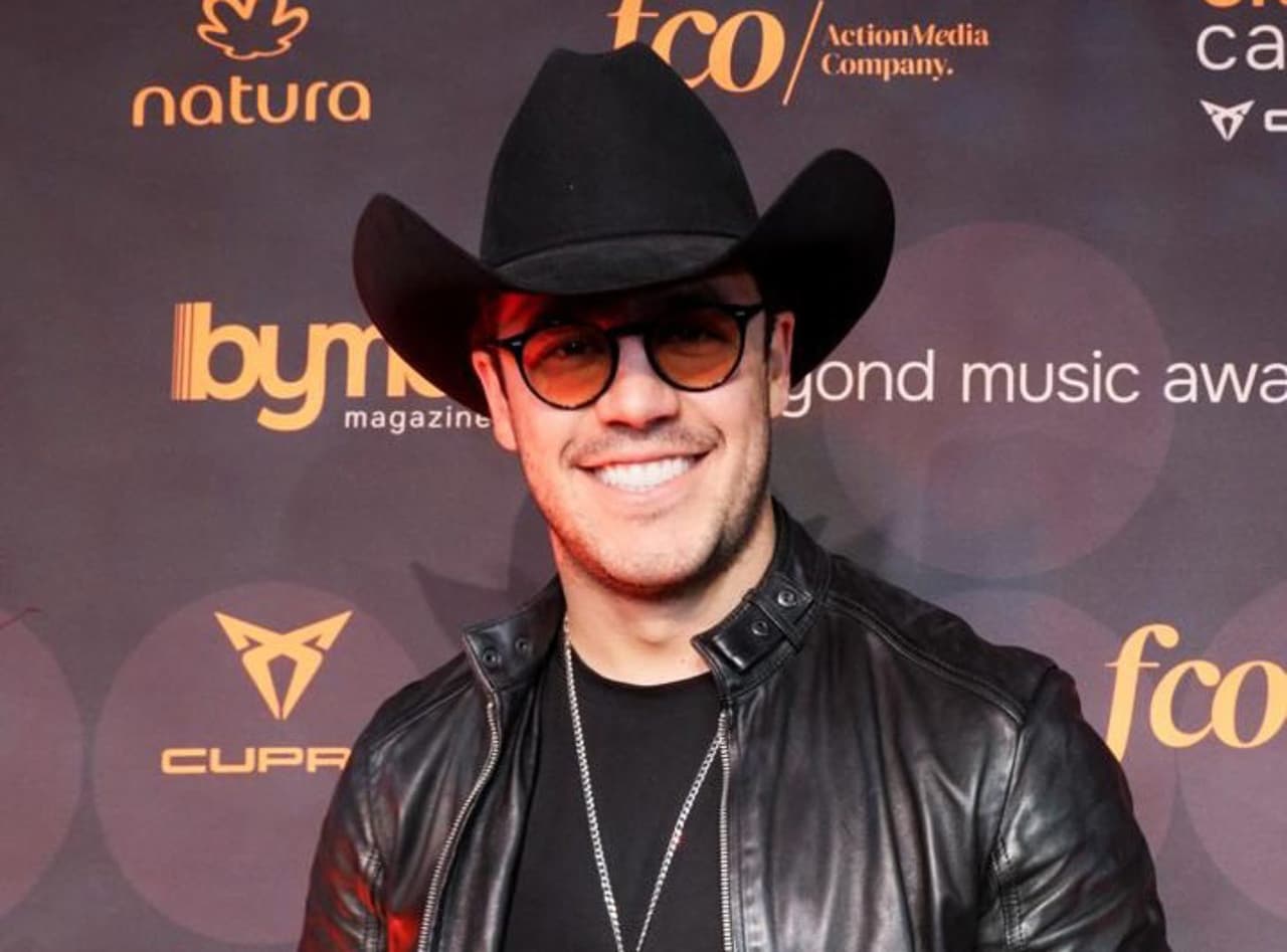 Eduardo Capetillo Jr. muestra su nueva canción a sus abuelos y tienen una reacción inesperada: “Está horrorosa” 
