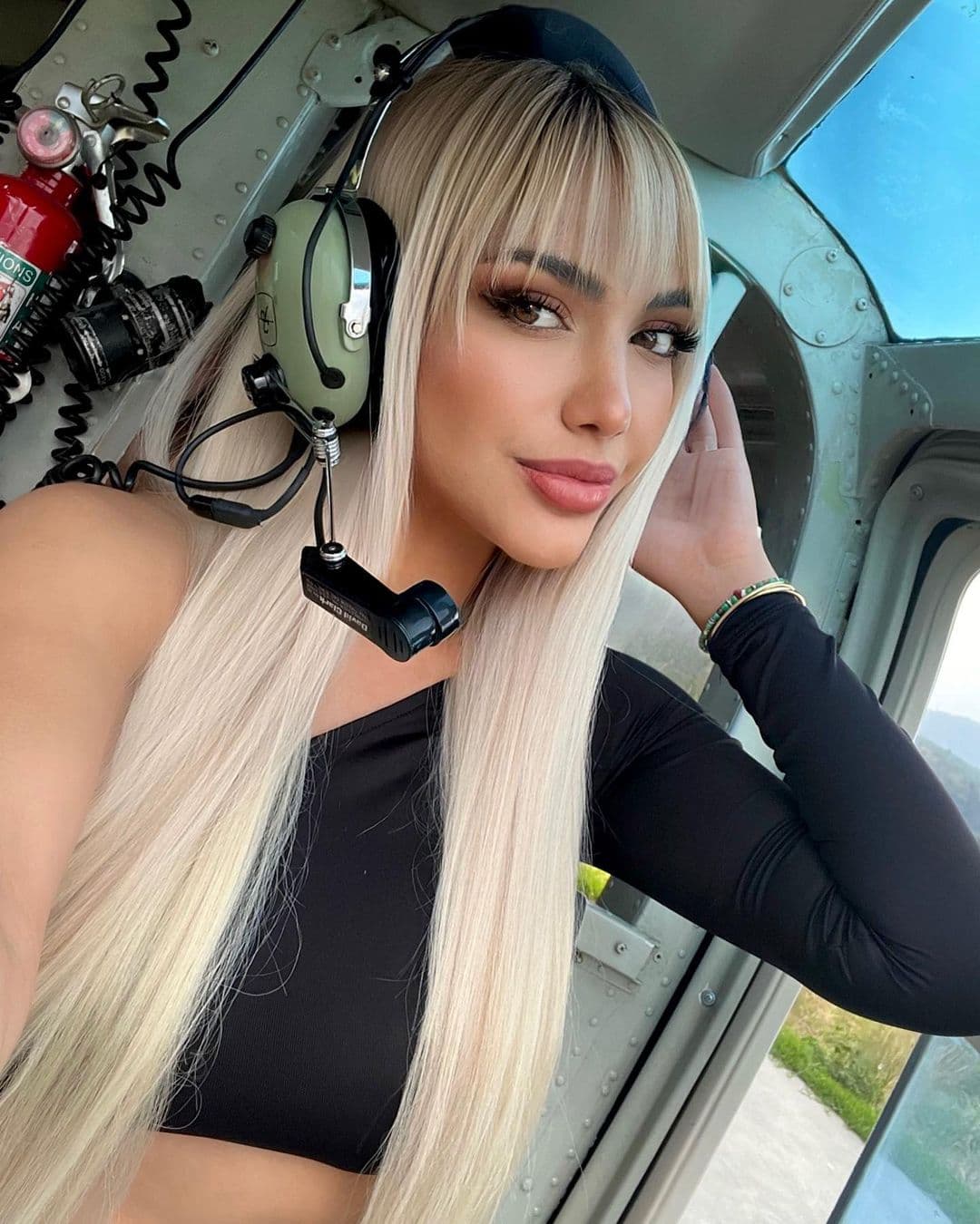 Jeni de la Vega es actriz, modelo y conductora.