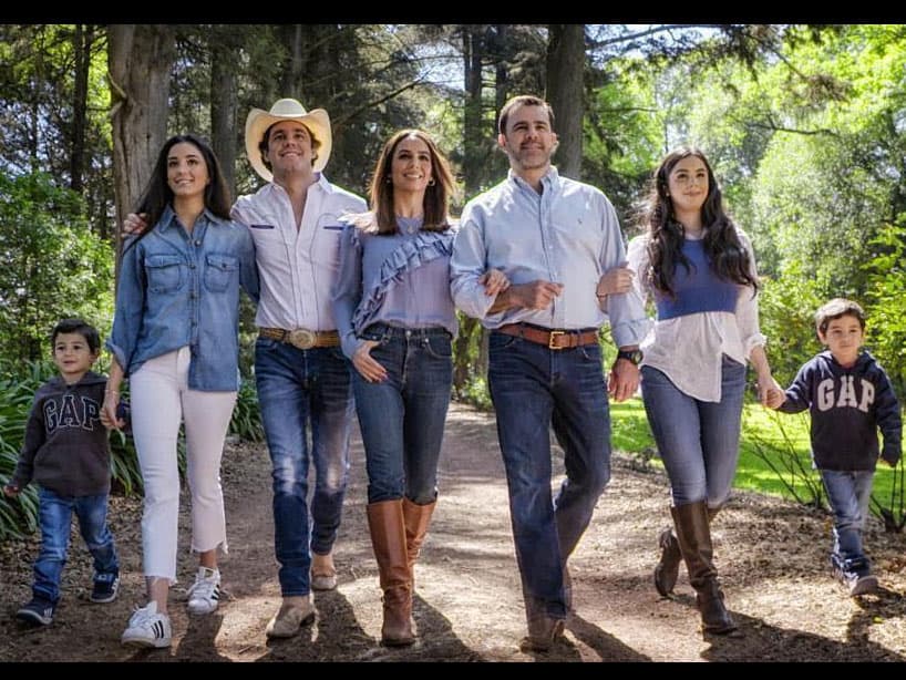 Eduardo Capetillo & Biby Gaytán conforman uno de los matrimonios más sólidos dentro del mundo del espectáculo.