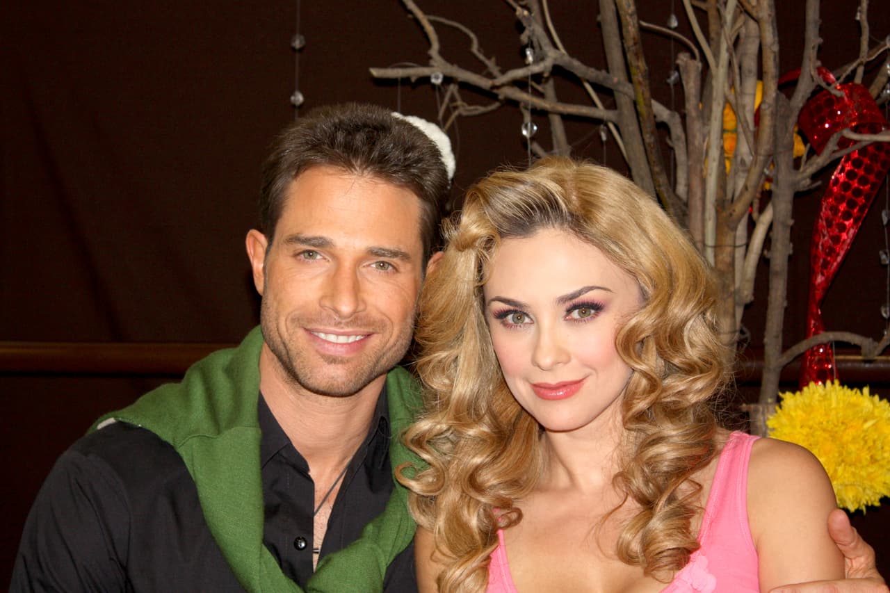 Pese a su fracaso amoroso con 'El Sol', la estrella no se cerró al amor y su romance con Sebastián Rulli la colocó en los titulares. Sin embargo, fue una relación muy breve y es que se rumora que Luis Miguel se opuso al noviazgo de su ex y sobre todo a que el galán conviviera con sus hijos.