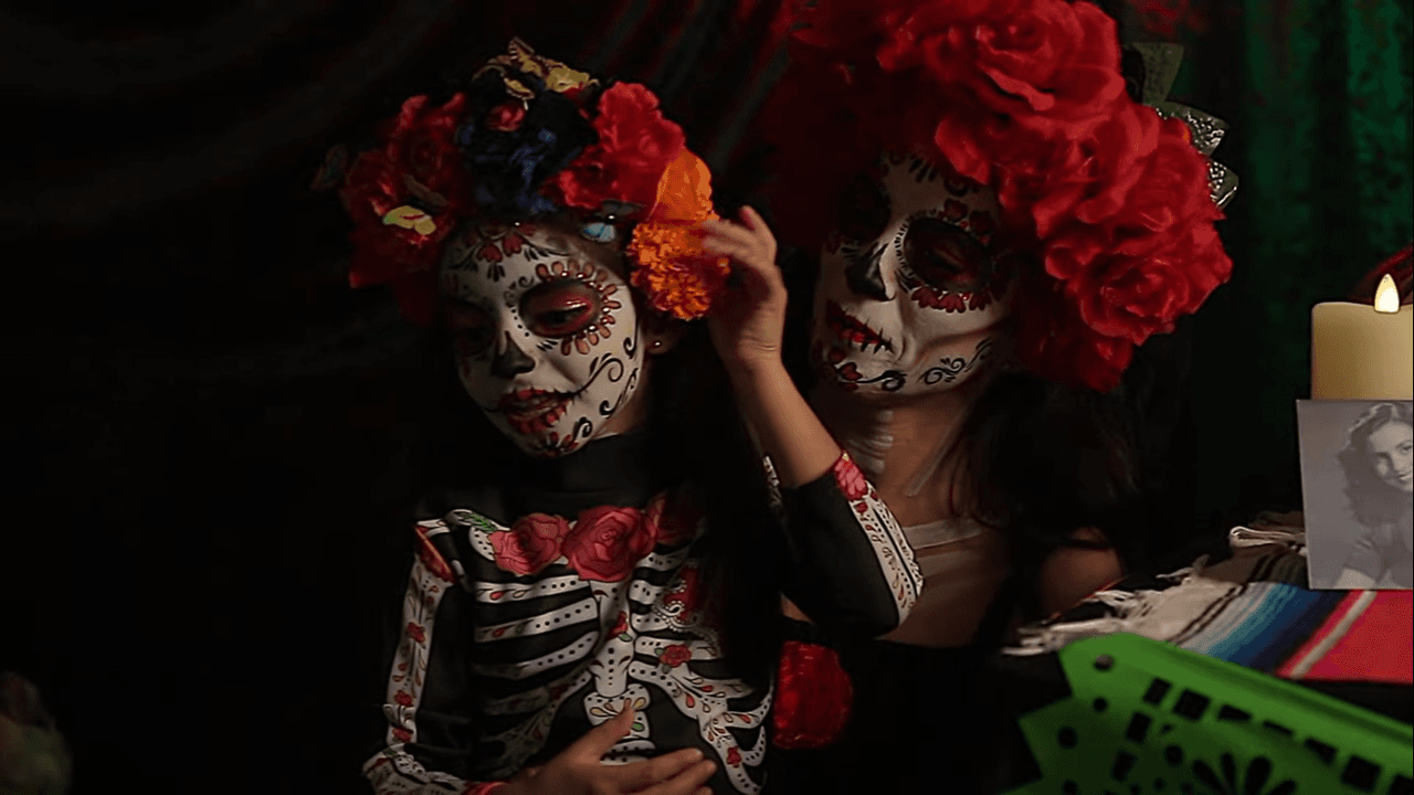 Las imágenes de la menor luciendo como toda una Catrina se viralizaron rápidamente en redes sociales, donde fieles admiradores de la dinastía Derbez destacaron lo bonita que se veía Aitana y sobre todo aplaudieron que tanto Alessandra como Eugenio fomenten esas tradiciones en la pequeña.