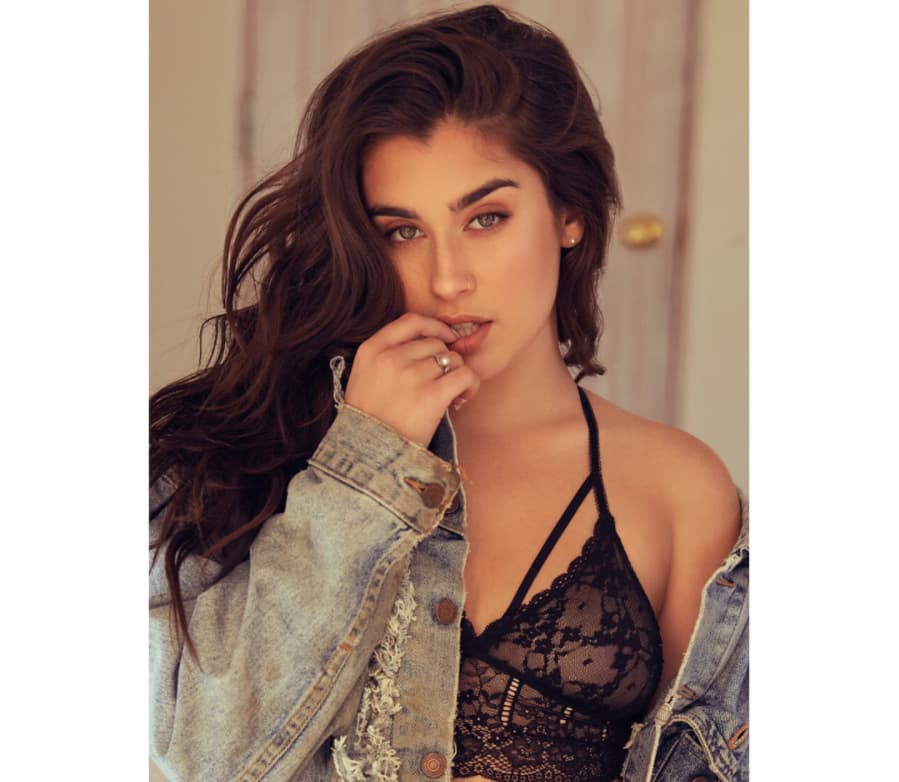 Lauren Jauregui lució su figura en Playboy