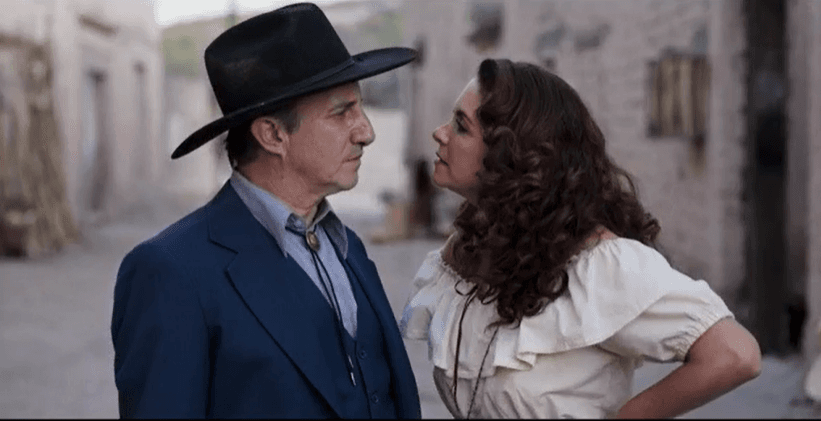 El Gallo de Oro Capítulo 2: ¿La Caponera está enamorada de Lorenzo?