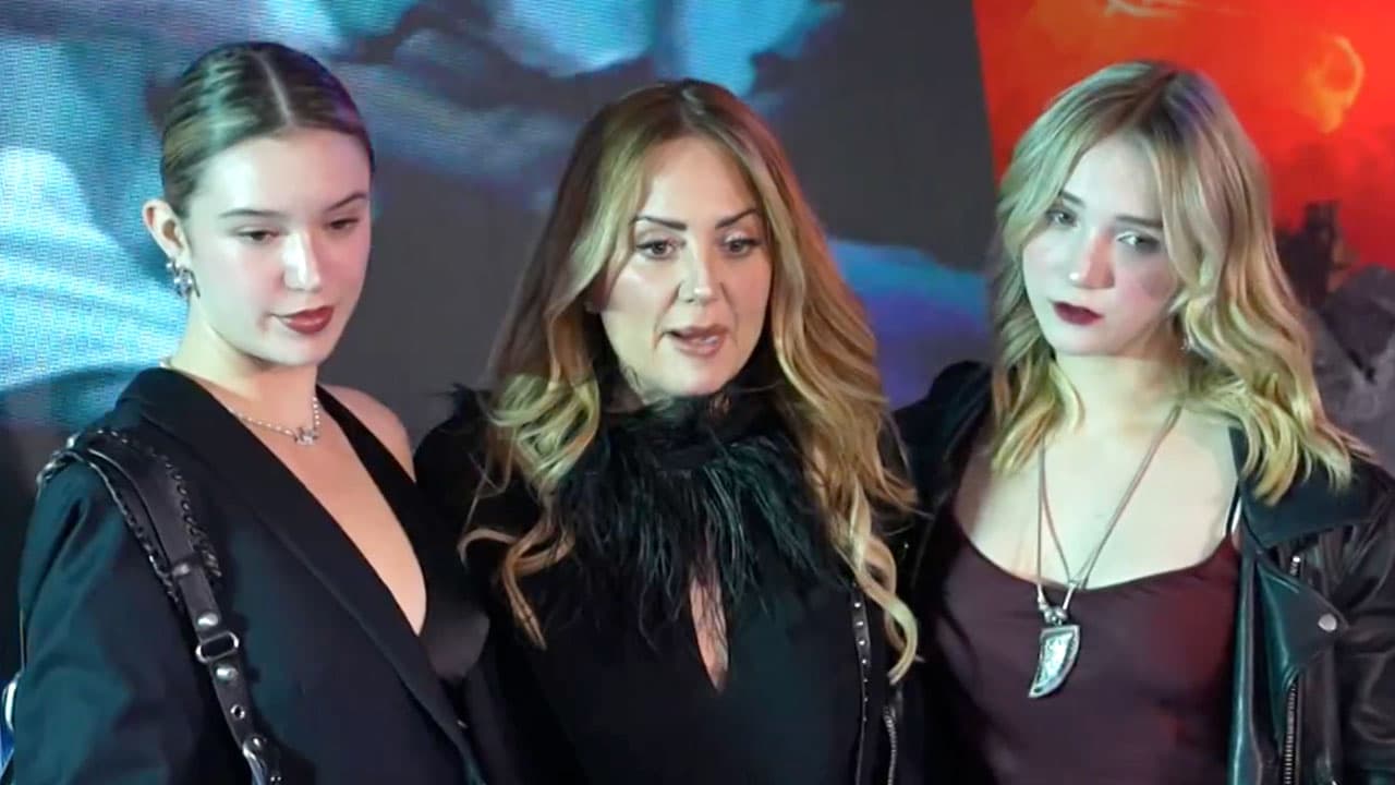 Andrea Legarreta y sus hijas emocionadas de apoyar a Erik Rubín en su gran noche teatral