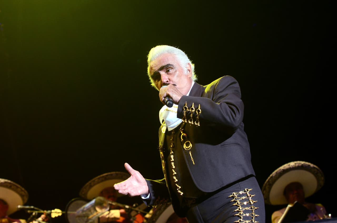 Vicente Fernández: Cobertura en vivo MINUTO A MINUTO