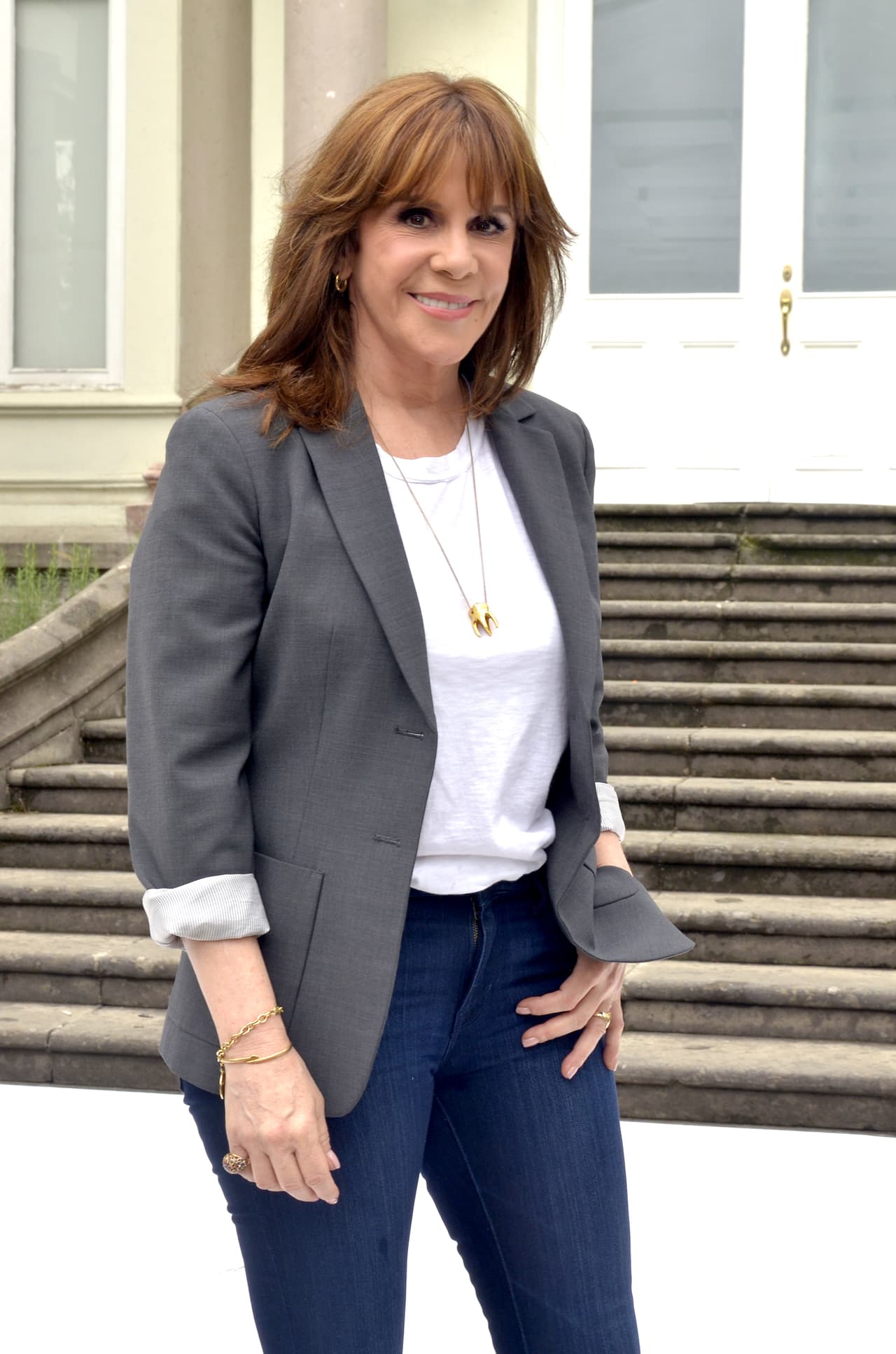 En ‘El ángel caído’, Rebecca Jones encarnó a ‘María de los Ángeles’ otra perversa protagonista que esconde su maldad bajo el disfraz de mujer buena y sumamente educada.