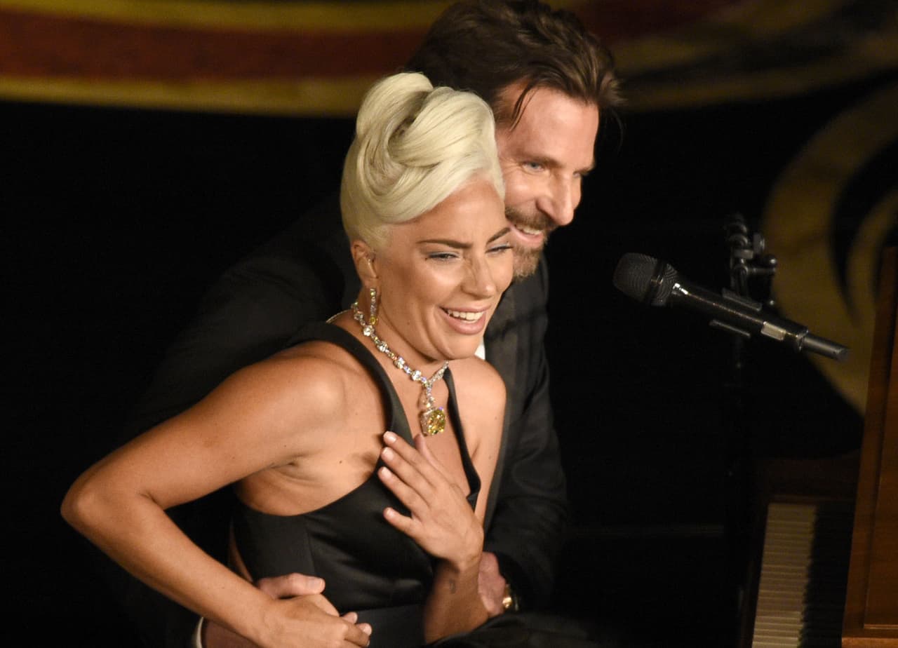 Lady Gaga habla sobre el supuesto romance que tiene con Bradley Cooper