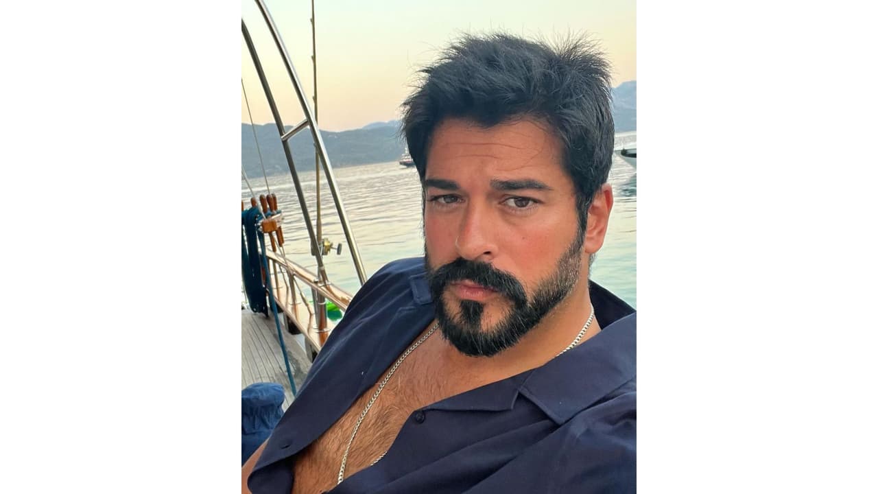 Burak Özçivit fue protagonista de la telenovela Amor Eterno.