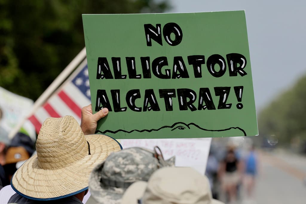 Ambientalistas, activistas proinmigrantes y residentes locales: protestas contra Trump y cárcel en los Everglades