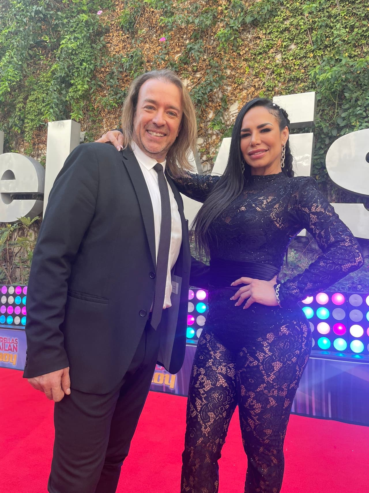 Lis Vega y Raúl Magaña. La pareja se colocó como la favorita de la temporada y sus compañeros admitieron que se sienten nerviosos por el gran nivel que tienen.