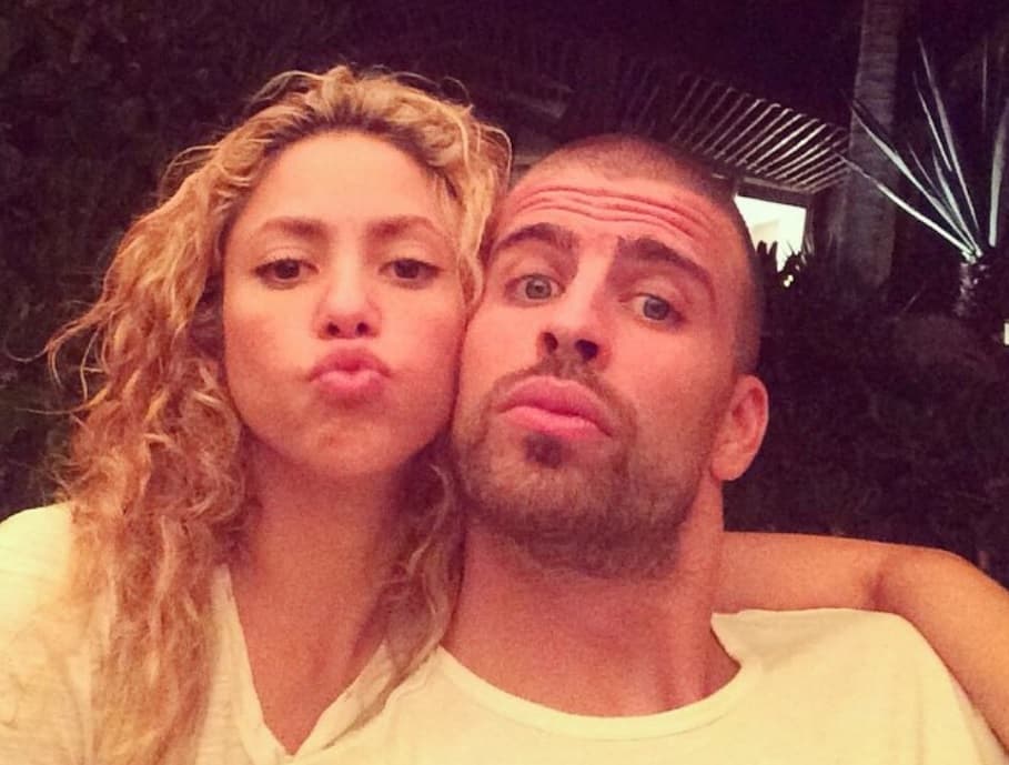 Captan a Gerard Piqué rodeado de mujeres... ¡Y Shakira lo espera en casa!