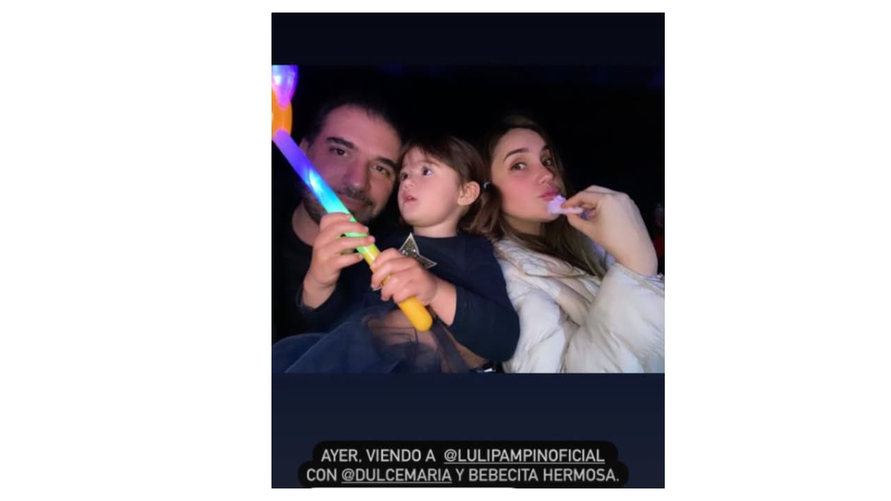 Dulce María con su esposo Paco Álvarez y su hija María Paula
