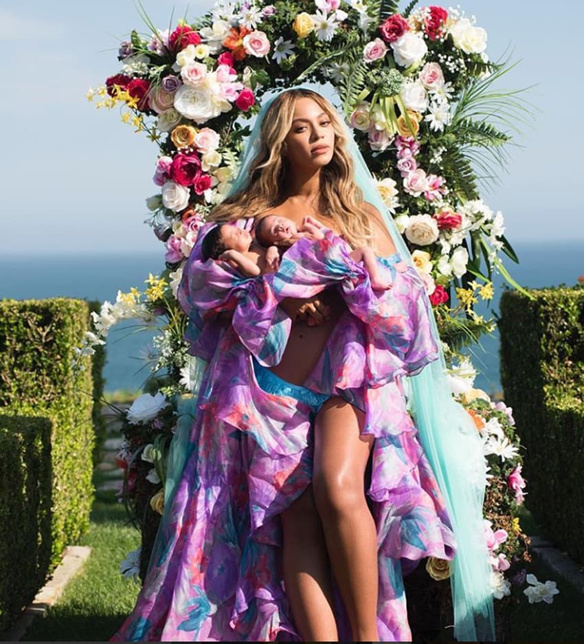 En junio de 2017, Beyoncé se convirtió en madre de los gemelos Rumi y Sir, y la primera imagen que compartió de ellos en Instagram consiguió más de 10 millones de likes.
