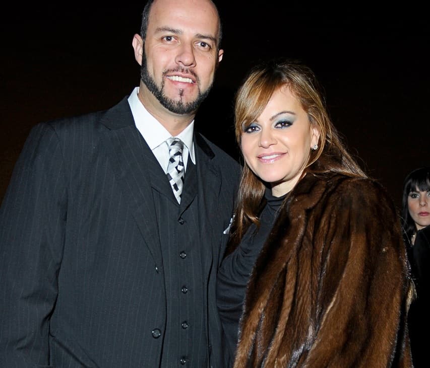 Arrestan al viudo de Jenni Rivera por posesión de drogas