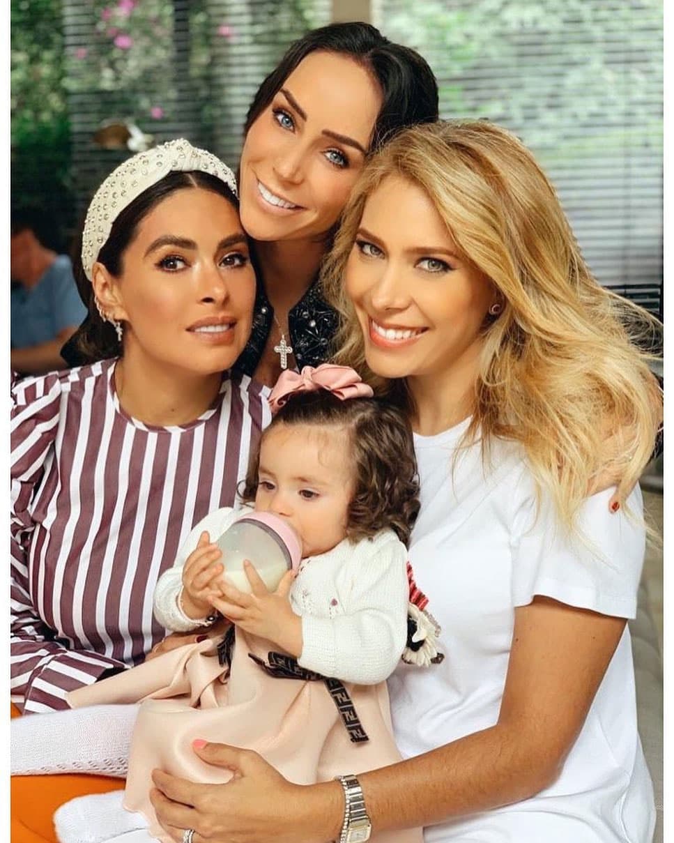 Galilea Montijo y Jimena Gállego, a quienes Inés considera como sus ‘comadres’, estuvieron presentes en este festejo.