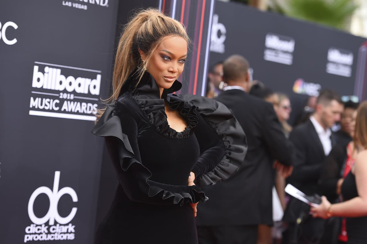 La modelo y presentadora Tyra Banks brilló entre tanta celebridad.