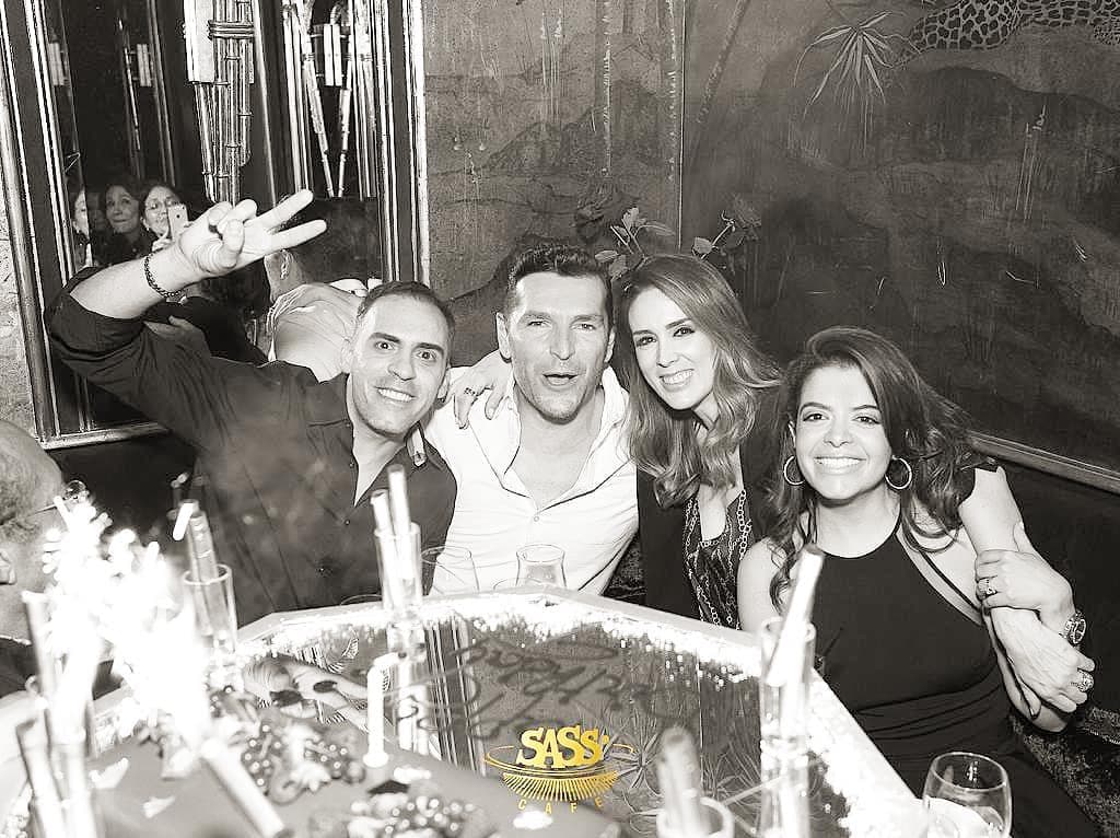 La pareja viajó a Mónaco, celebrando el cumpleaños de Martín en el Sass Café junto al piloto Pastor Maldonado y su esposa Gabriela Tarkanyi.