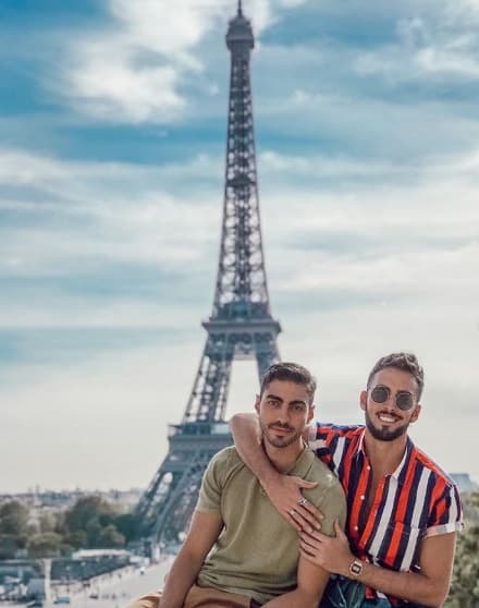 Roberto Carlo presenta a su novio con foto en París: "No tengas miedo de ser quien eres"