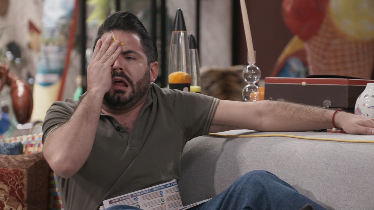 Federico le unta pegamento en la mano a Nico cuando está dormido, al despertar, hace un desastre.