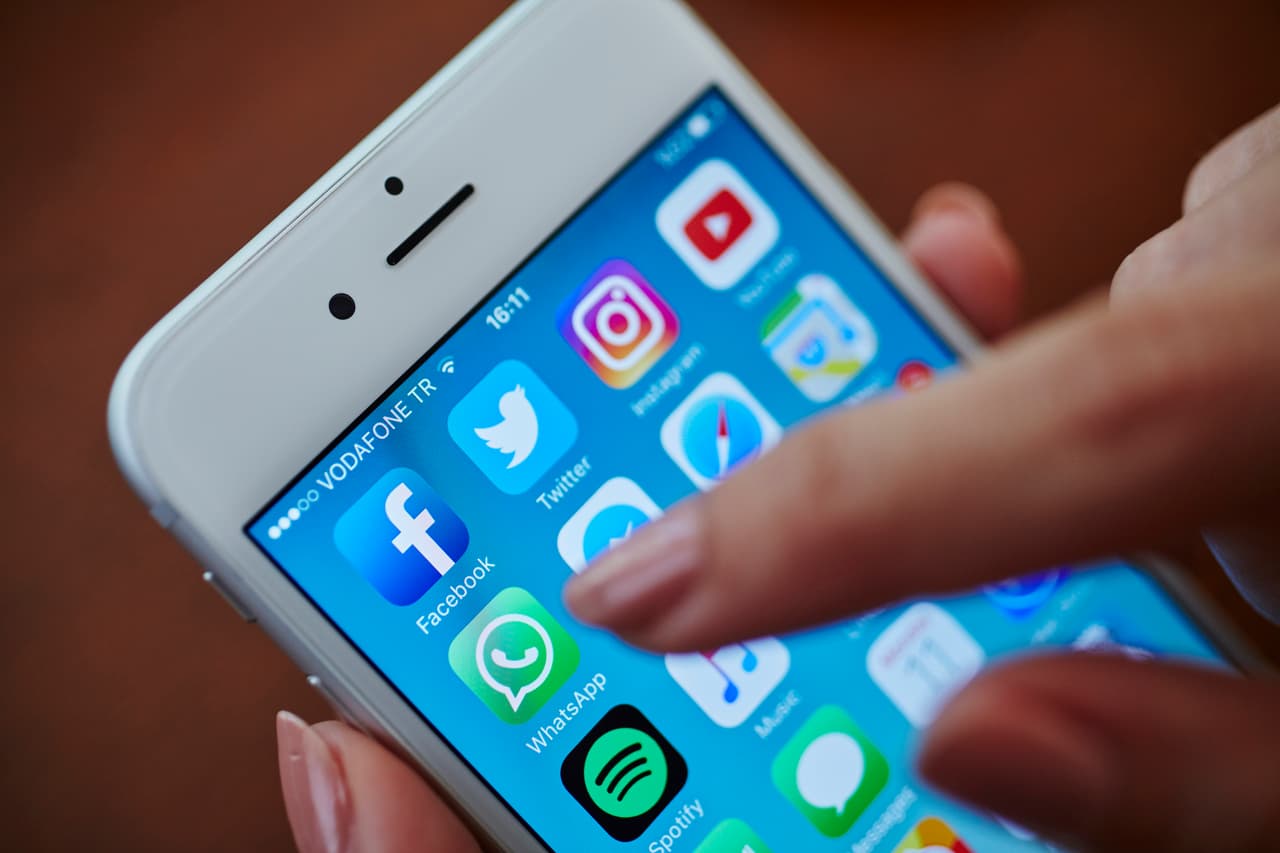 Cómo activar el modo Halloween en Whatsapp, paso a paso