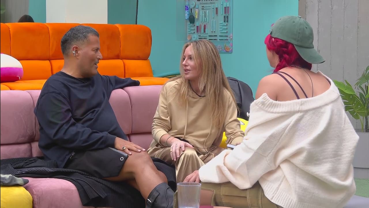 Aldo Rendón luce inesperado atuendo y teme que La Jefa se lo quite 