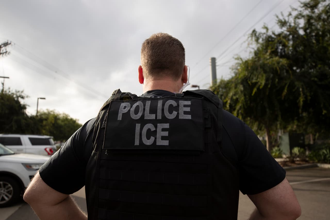 ICE detiene a inmigrantes iraníes con décadas en EEUU