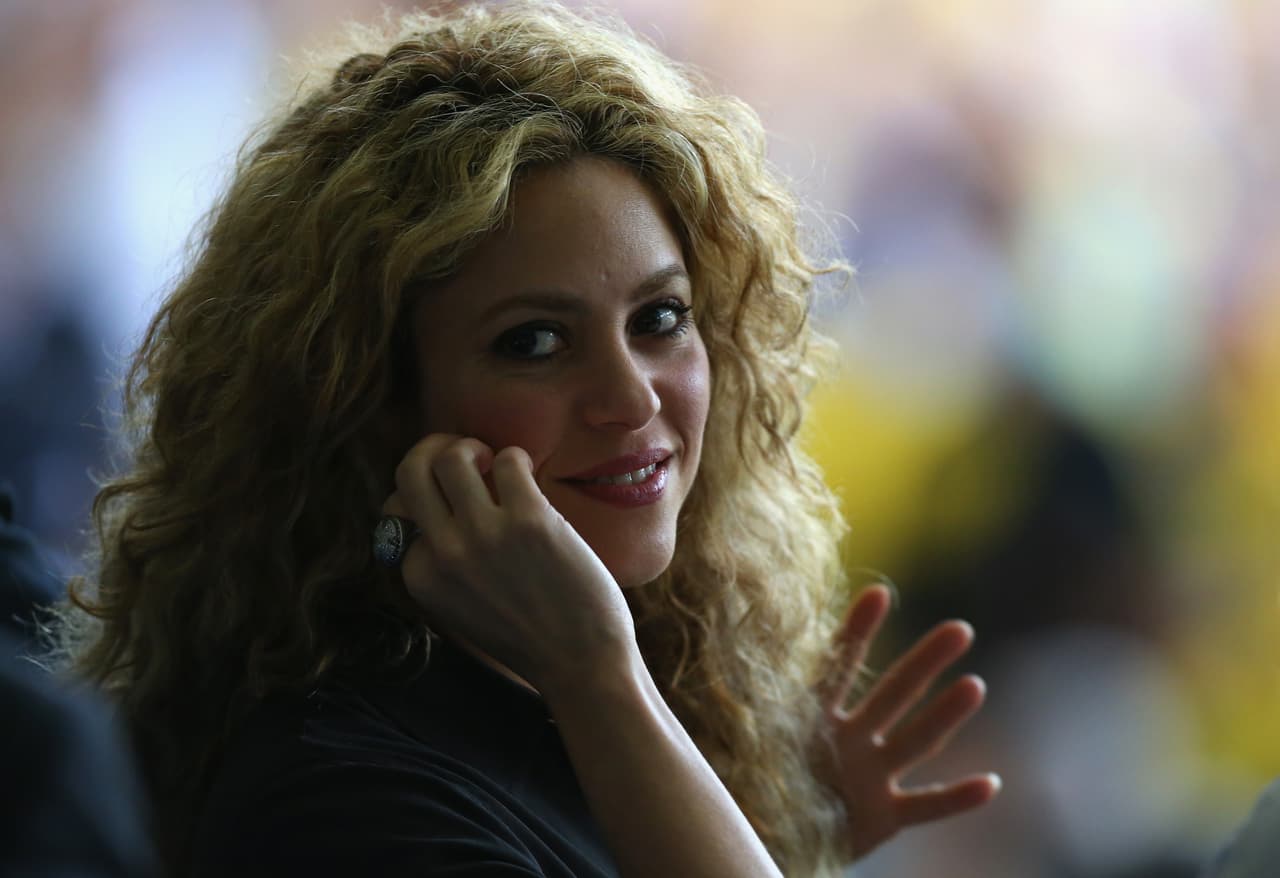 RIO DE JANEIRO, BRAZIL - JUNE 30: Colombian singer Shakira looks on during the FIFA Confederations Cup Brazil 2013 Final match between Brazil and Spain at Maracana on June 30, 2013 in Rio de Janeiro, Brazil. (Photo by Ronald Martinez/Getty Images)