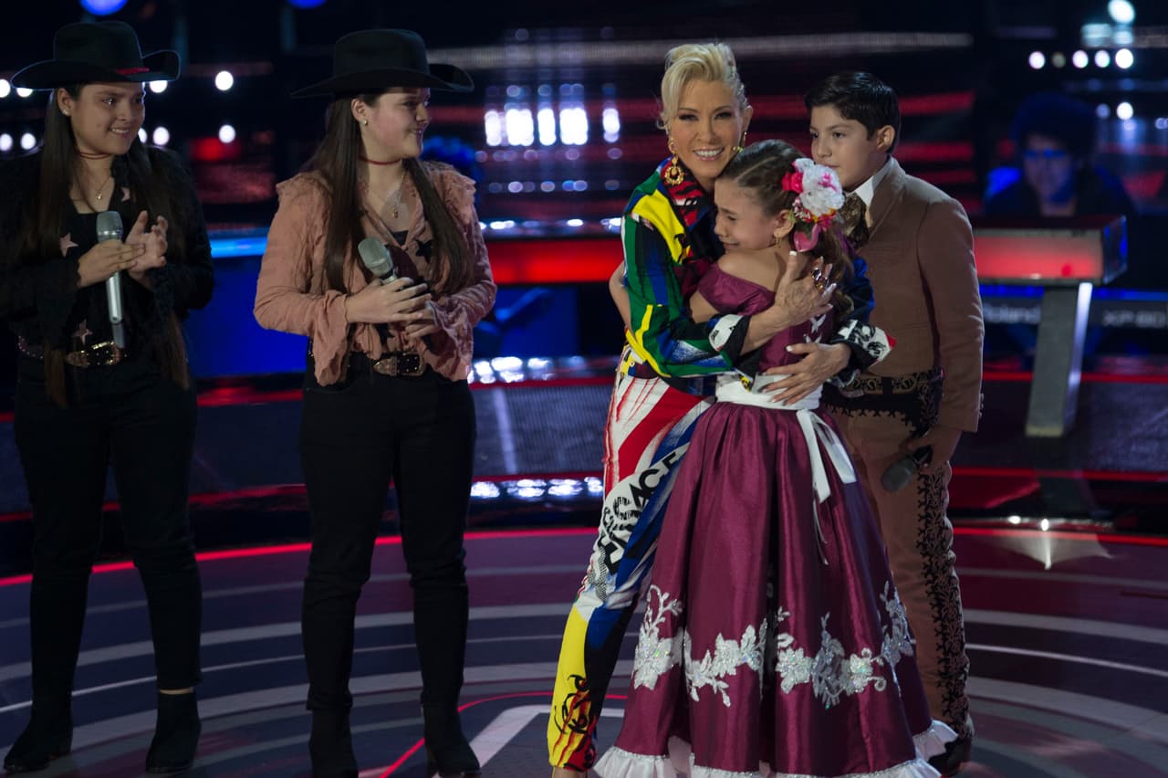 El coach, Carlos Rivera decidió que Ángela pasara a la siguiente etapa de la competencia.