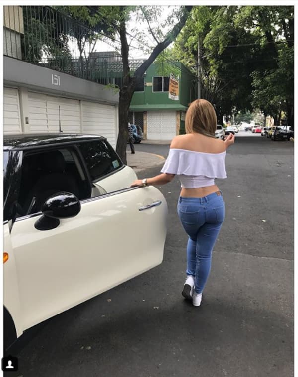 Gomita muestra su figura en redes sociales