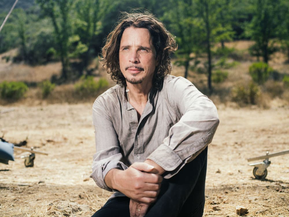 El rockero Chris Cornell se suicidó a los 52 años tras un concierto en Detroit. Foto: AP