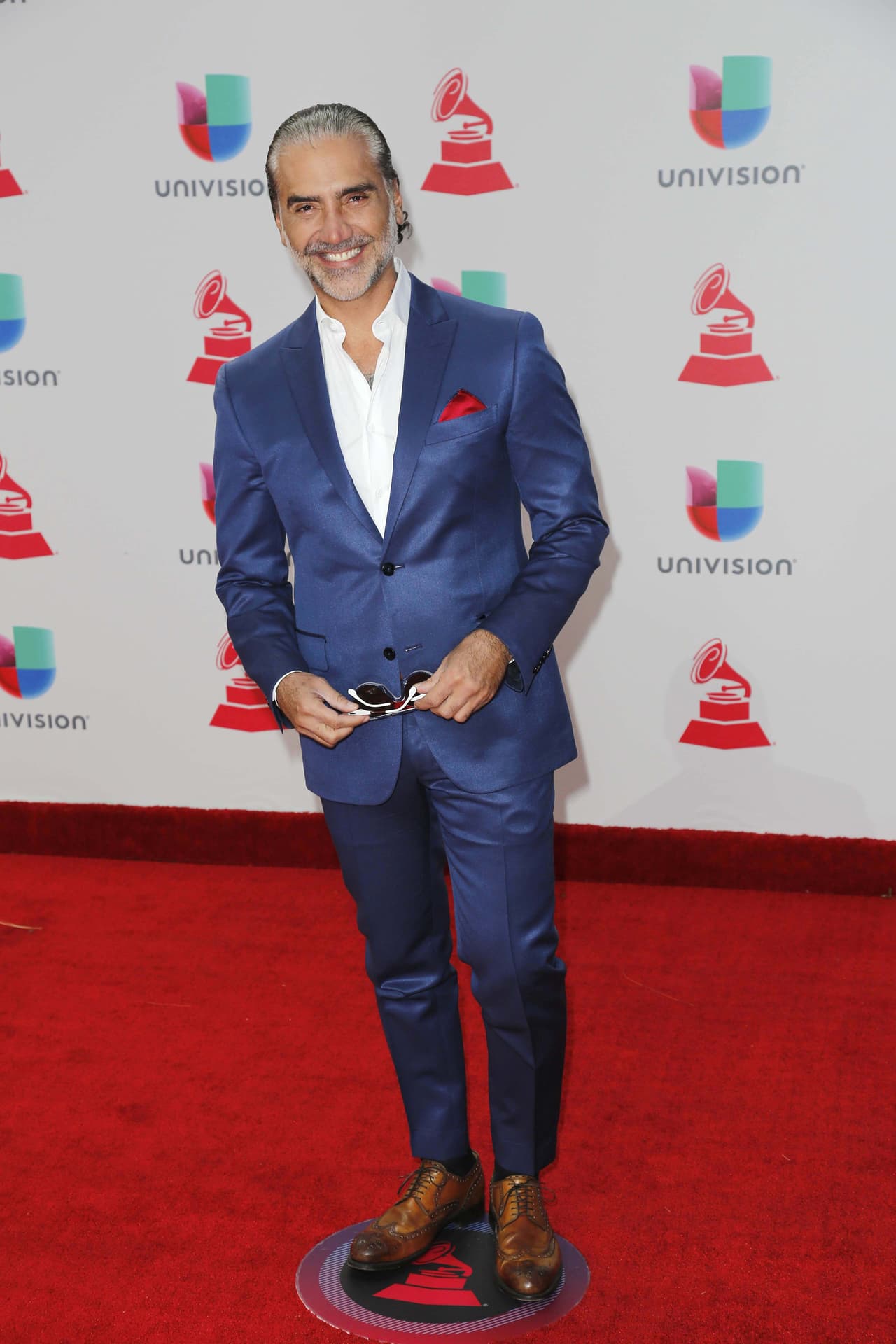 Alejandro Fernández estaría estrenando romance con modelo 25 años menor que él