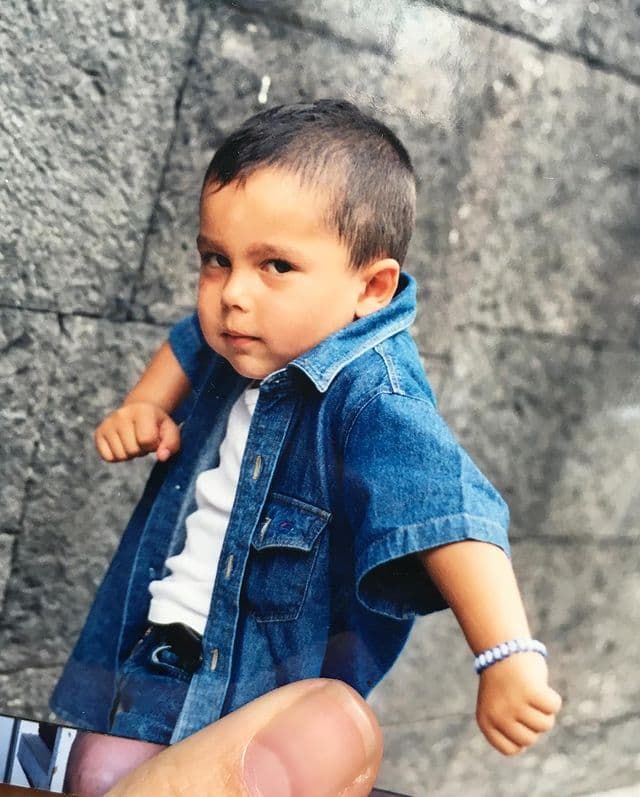 Las 10 imágenes que compartió la estrella de televisión no pasaron desapercibidas por seguidores y famosos, quienes, además de sumarse a la ola de felicitaciones para el joven, destacaron el gran parecido que hay entre madre e hijo.