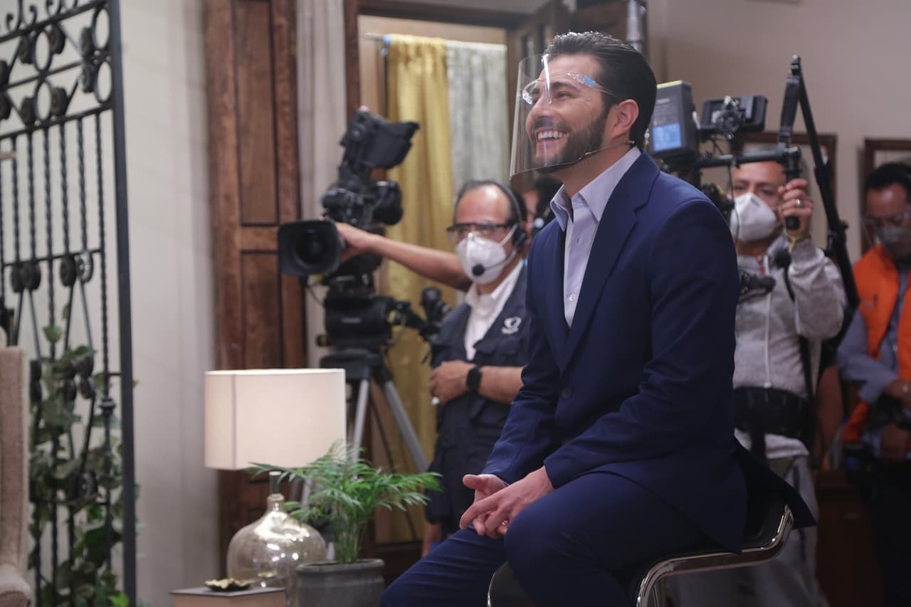 Luego de la incertidumbre por conocer el rostro del nuevo actor que encarnaría a 'Mariano Rueda' en ‘Qué le pasa a mi familia?’, el productor Juan Osorio reveló que se trata de Fernando Noriega.
