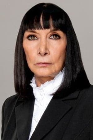 Precisamente, en esta última, Guilmáin dio vida a la malvada 'Brígida', una mujer ambiciosa y amargada que ayudó a 'Rosa Elena' (Laura Flores) a cometer un sinfín de fechorías.