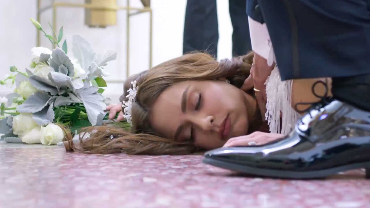Mariana se desmaya en plena boda en ‘Los ricos también lloran’