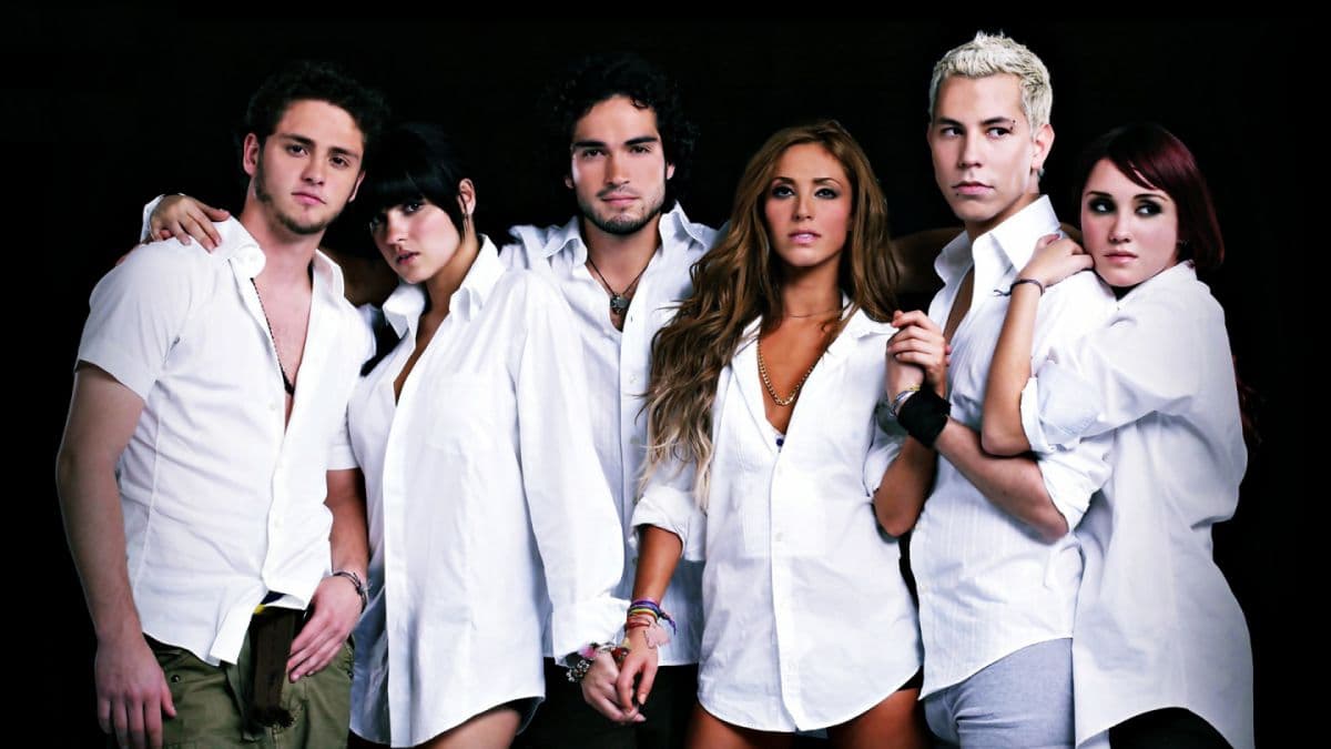 Mhoni Vidente predice embarazo de exRBD