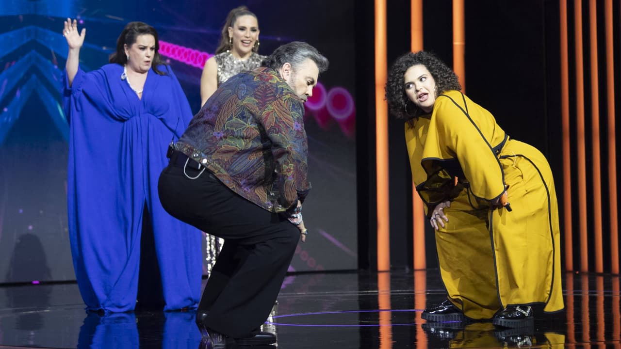 Juego de Voces: Manuel Mijares demostró cómo perrea junto a Lucerito y más momentos