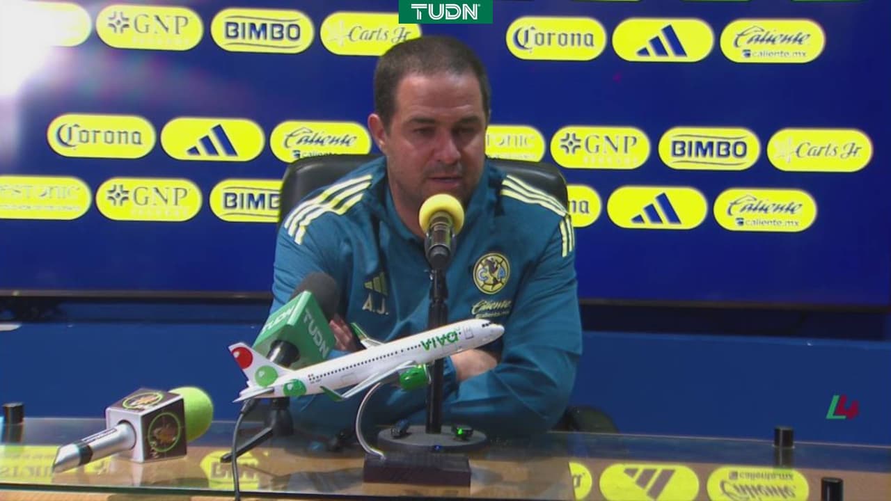 Jardine acepta con “humildad” la derrota en el Clásico ante Chivas