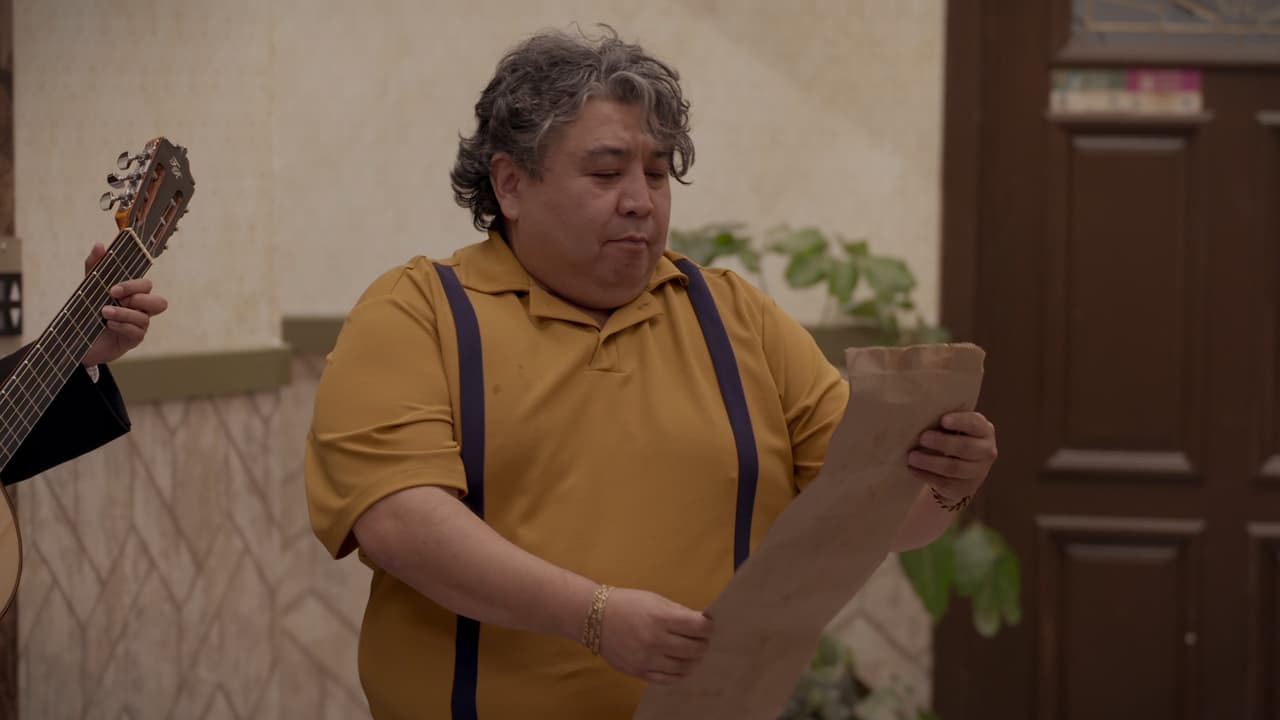 Romualdo le escribe un poema a Martina y se lo interpreta con todo y acompañamiento de guitarra. Ella le dice que debe pedirle perdón también a Plácido.