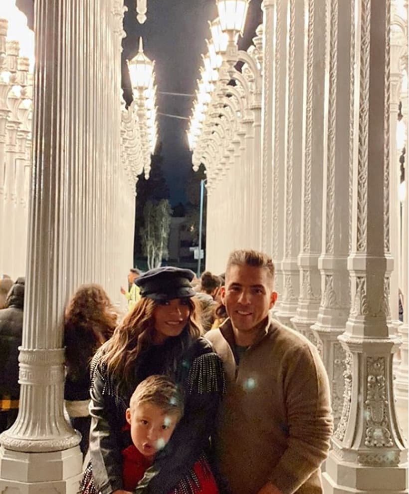 Como parte del viaje que realizó a Los Ángeles, California, Galilea visitó la estructura conocida como ‘Urban light’, ubicada en la entrada de Wilshire Boulevard al Museo de Arte.