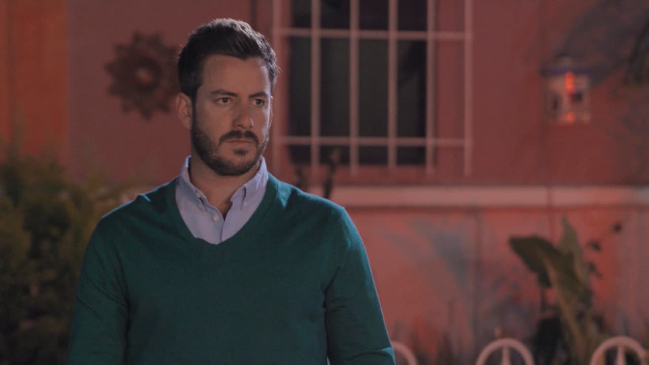 'Claudio' teme que 'Ricardo' logre robarle a 'Valentina', ¿qué pasará? Descúbrelo de lunes a viernes a las 4:30 pm. con Las Estrellas.