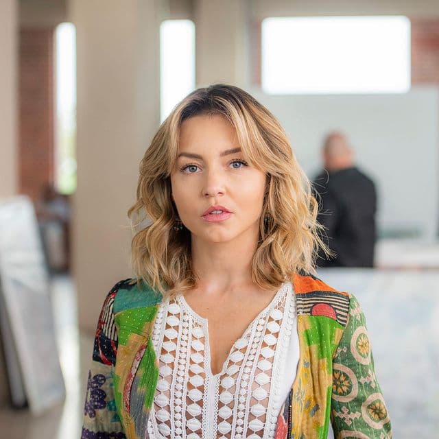 Angelique Boyer revela quién es el cantante que la haría regresar a la escena musical