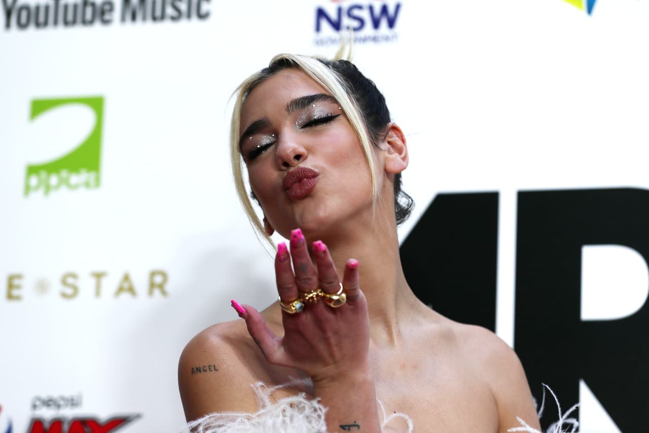 Dua Lipa y sus diseños de uñas que nos han cautivado