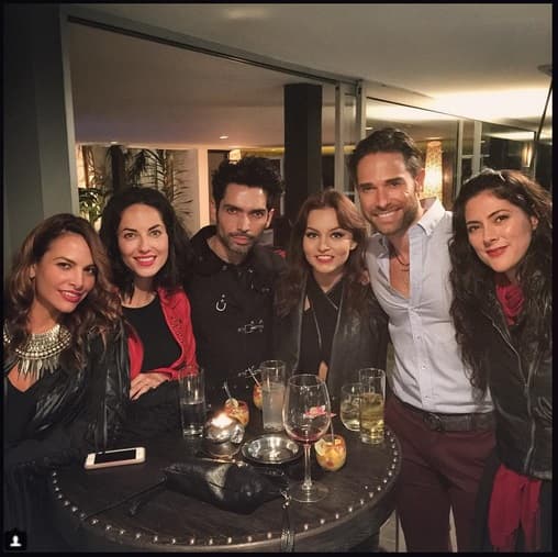 ¡Sebastián Rulli y Angelique Boyer celebran cumpleaños con el elenco de Rubí!