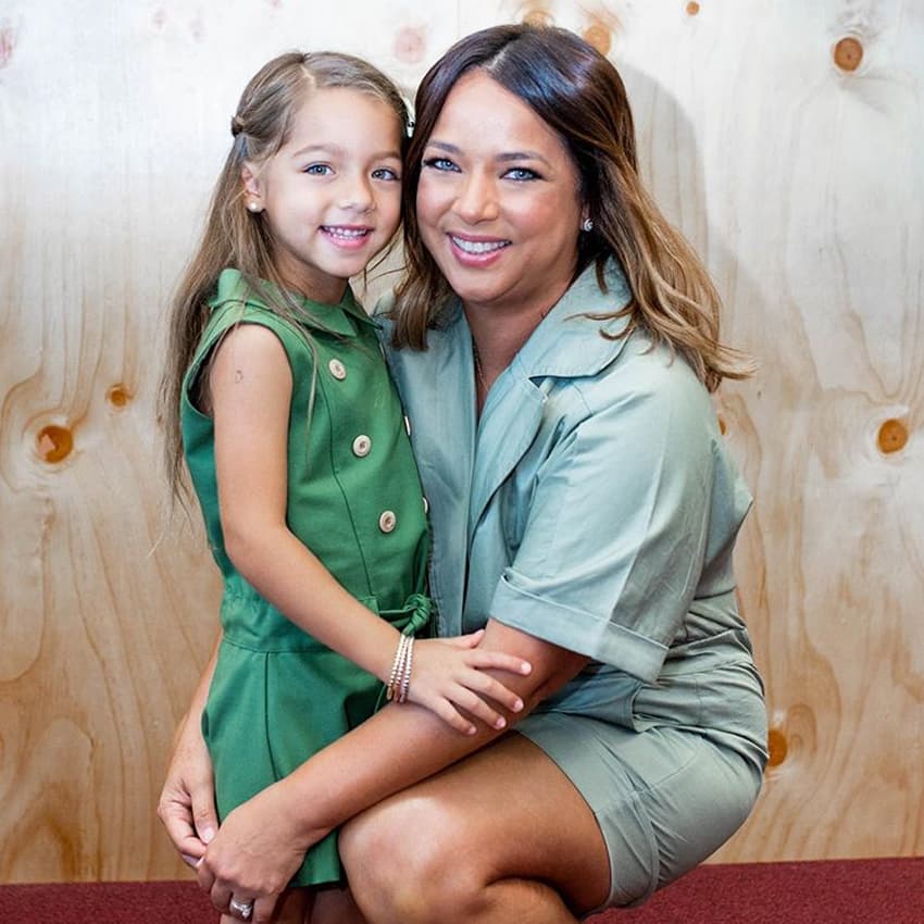Previo a la fiesta, Adamari y Toni utilizaron sus redes sociales para felicitar a su hija. “Hace 5 años llegó la felicidad más grande a mi vida… Te amo con locura Alaïa. Gracias Dios por permitirme ser madre y regalarme la mayor bendición de mi vida”, escribió la conductora.