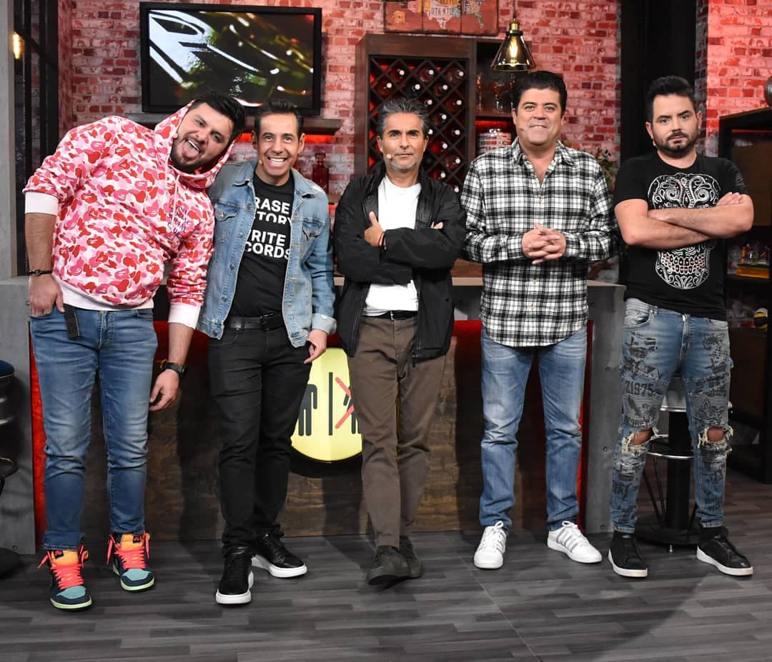 Unos de los programas más exitosos de la televisión mexicana es ‘Miembros al Aire’, programa de Unicable conducido por Raúl Araiza, Yordi Rosado, Jorge ‘Burro’ Van Rankin, Paul Stanley y José Eduardo Derbez.