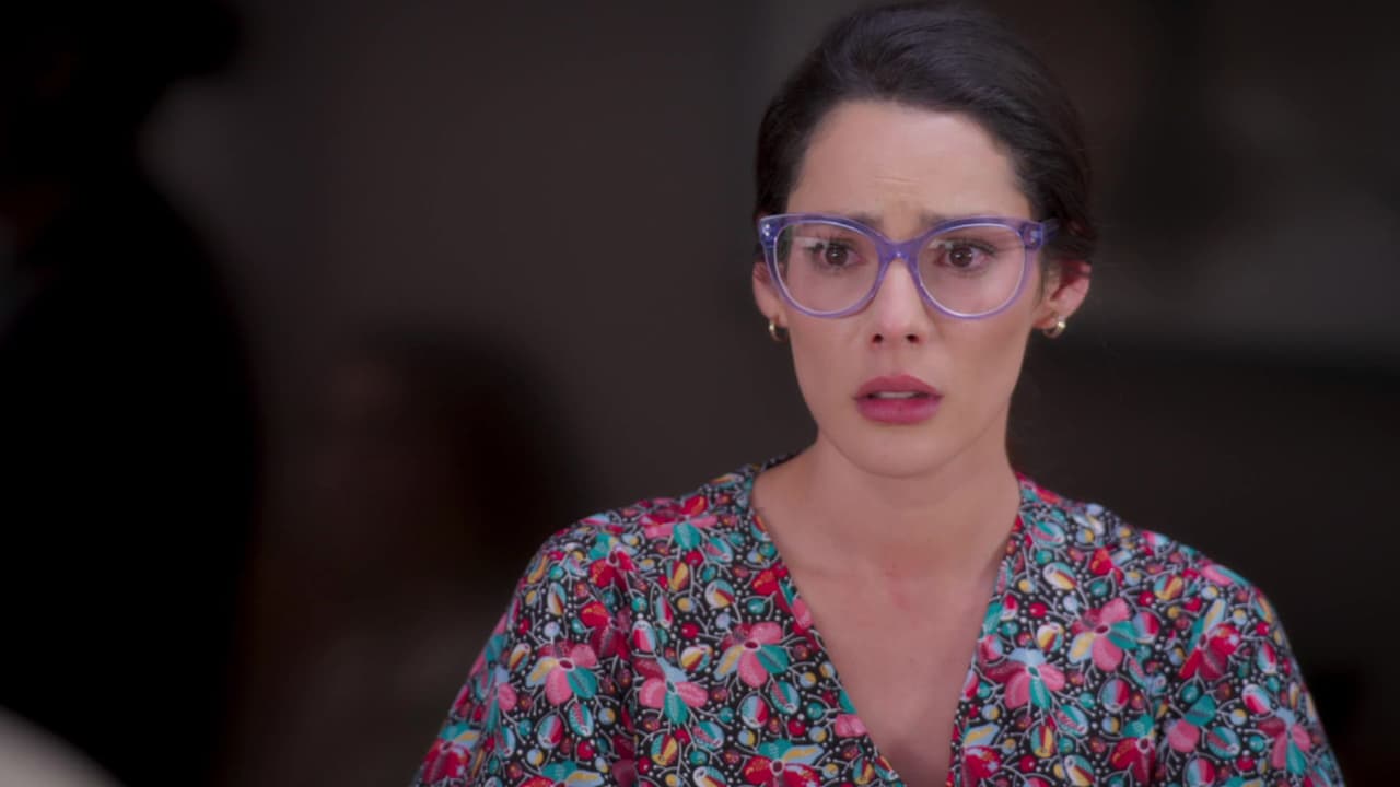 Tan cerca de ti, nace el amor Capítulo 32: Kassandra corre a 'Consuelo'; Joaquín la echa a ella
