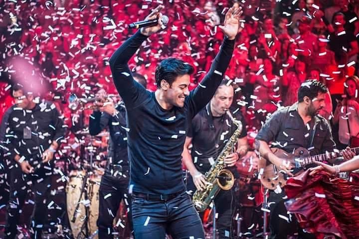 Carlos mencionó que celebra lleno de ilusiones para todos los proyectos que vienen.