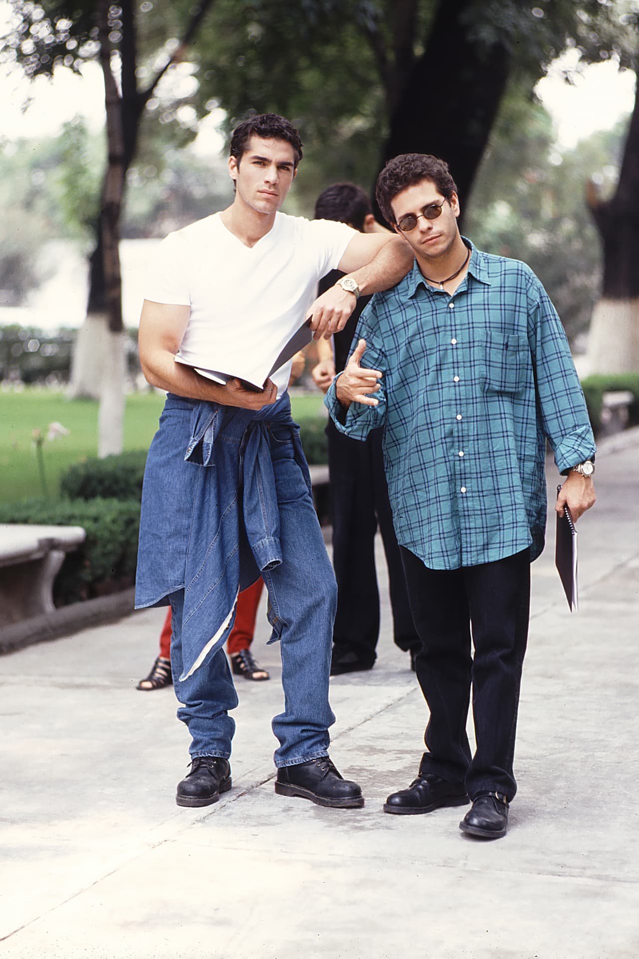 Uno de los primeros romances que se le conocieron fue con el actor Eduardo Verástegui, con quien comenzó a salir en 1998 durante las grabaciones de la telenovela ‘Soñadoras’.